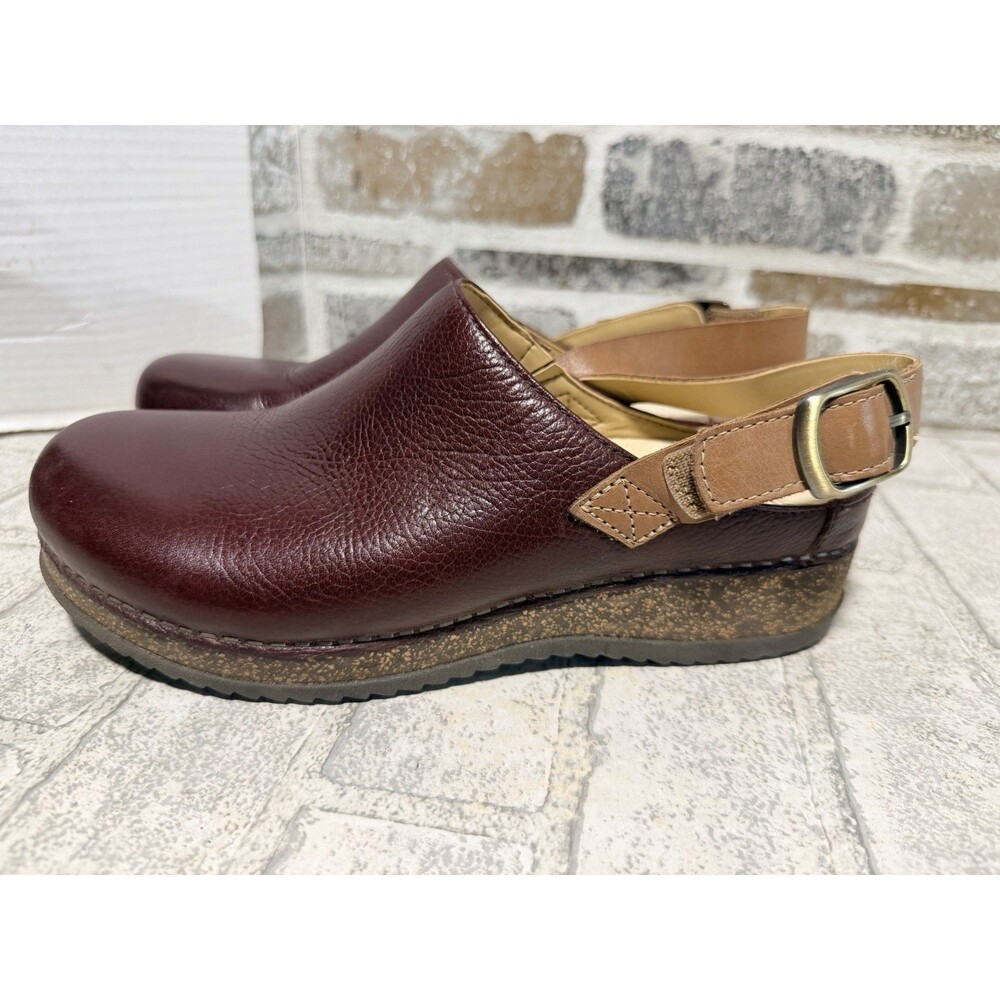 DANSKO Merrin Slingback Mule Clogs Womens EU 39 US 8.5/9Milled Burgundy Wedge